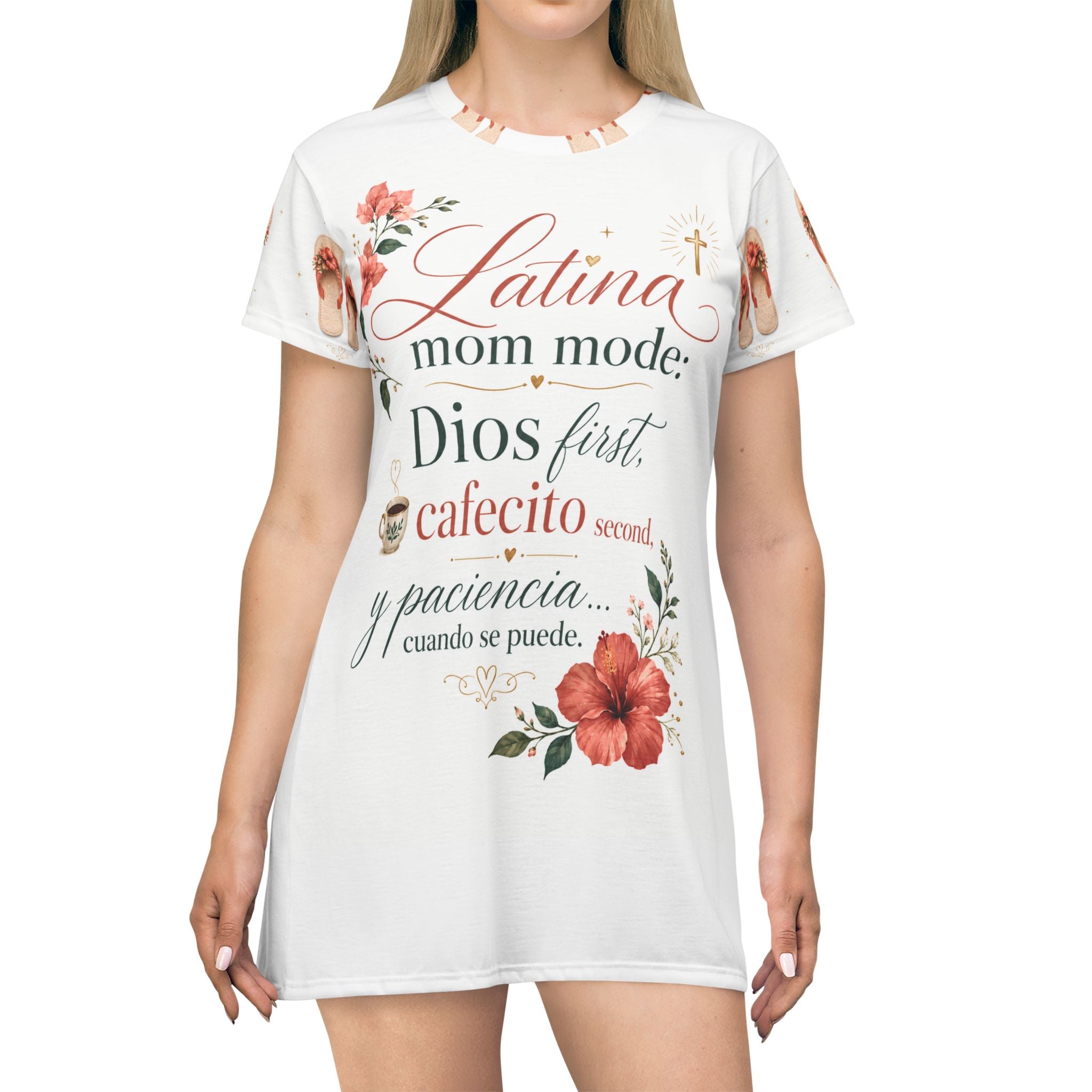 Vestido camiseta 'Corazón y Cafecito' – vestido casual con estampado floral y mensaje en español